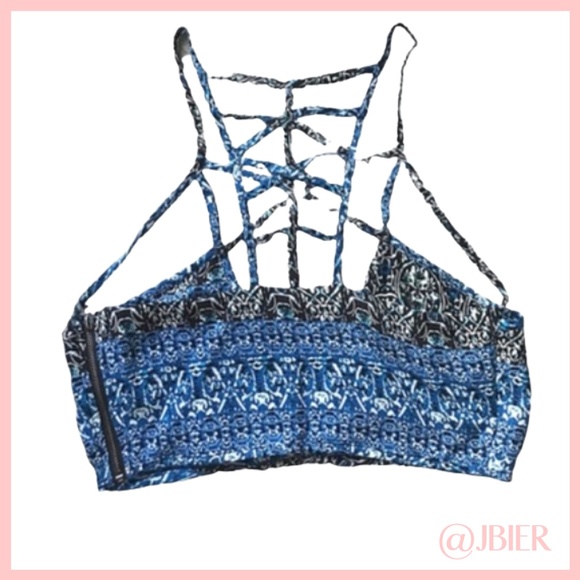 LF Crop Top - Picture 3 of 3